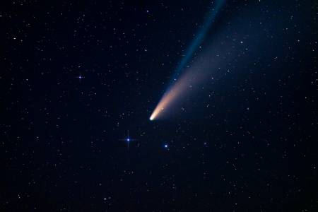 Този месец ще можем да наблюдаваме комета за пръв път от праисторията насам