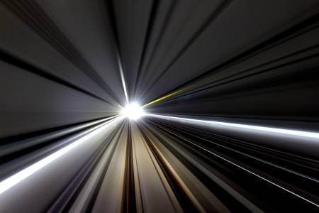 Заснеха скоростта на светлината с 10 трилиона кадъра в секунда (ВИДЕО)