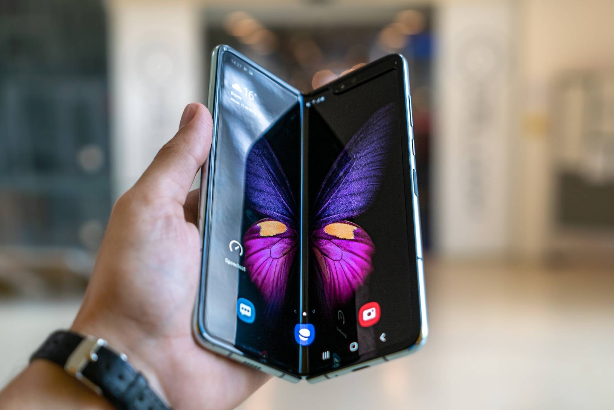 Потребителите на Samsung ще могат да се възползват от гласови AI трикове