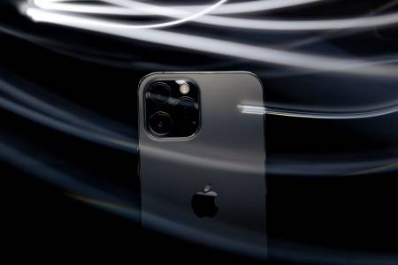  Китайската ВОЕ ще прави OLED панела на iPhone SE 4 