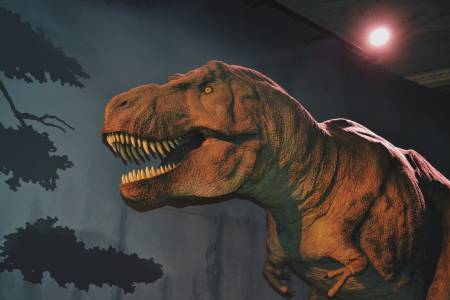 Страховитият динозавър Т-рекс е имал смъртоносна целувка