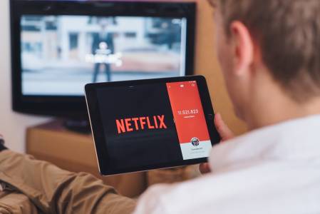 Netflix се надява, че пускането на по-малко оригинални филми ще ги направи по-добри