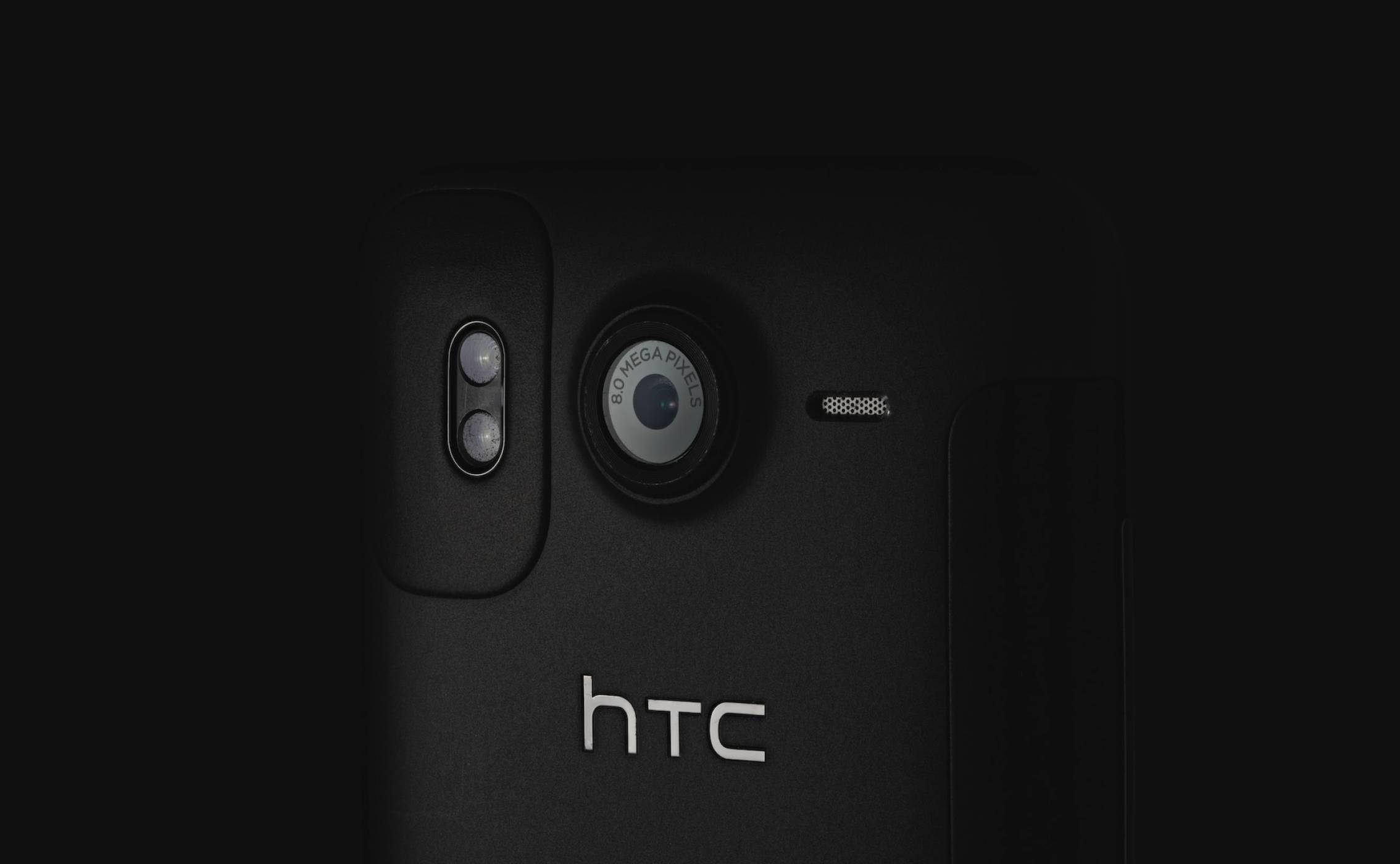 HTC загатна за следващия си телефон в социалните мрежи, без значение колко малко го искаме
