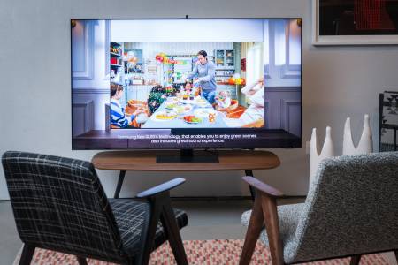 Samsung представи висок клас QLED и OLED телевизори