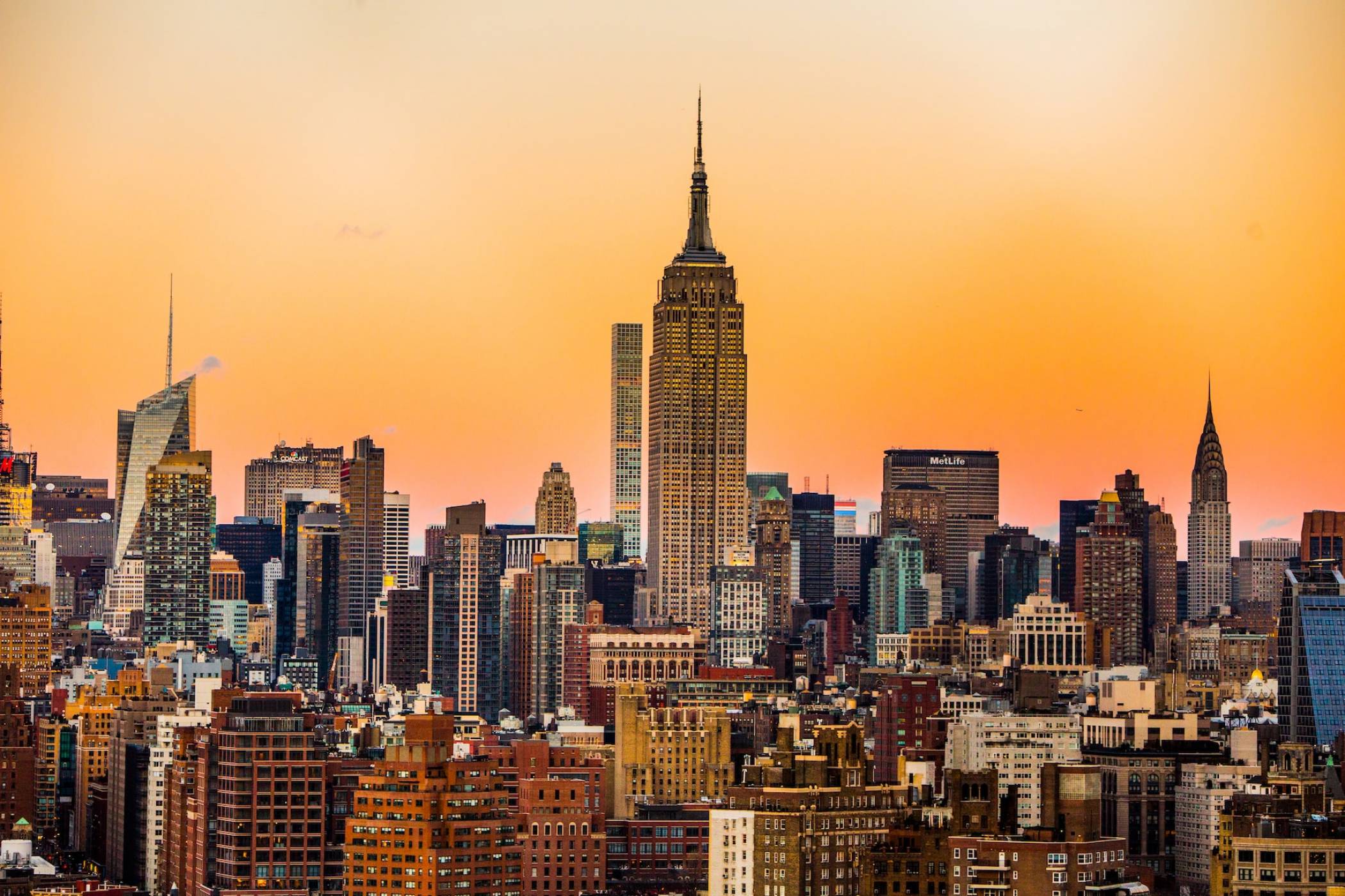Ню Йорк потъва под тежестта на небостъргачите си 