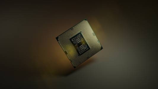 Intel се отказва от знаковия си инициал и се изправя срещу Apple със собствени чипове Ultra