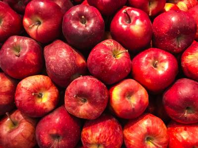 Швейцарските фермери са обезпокоени - Apple иска да получи права върху търговска марка за ябълки