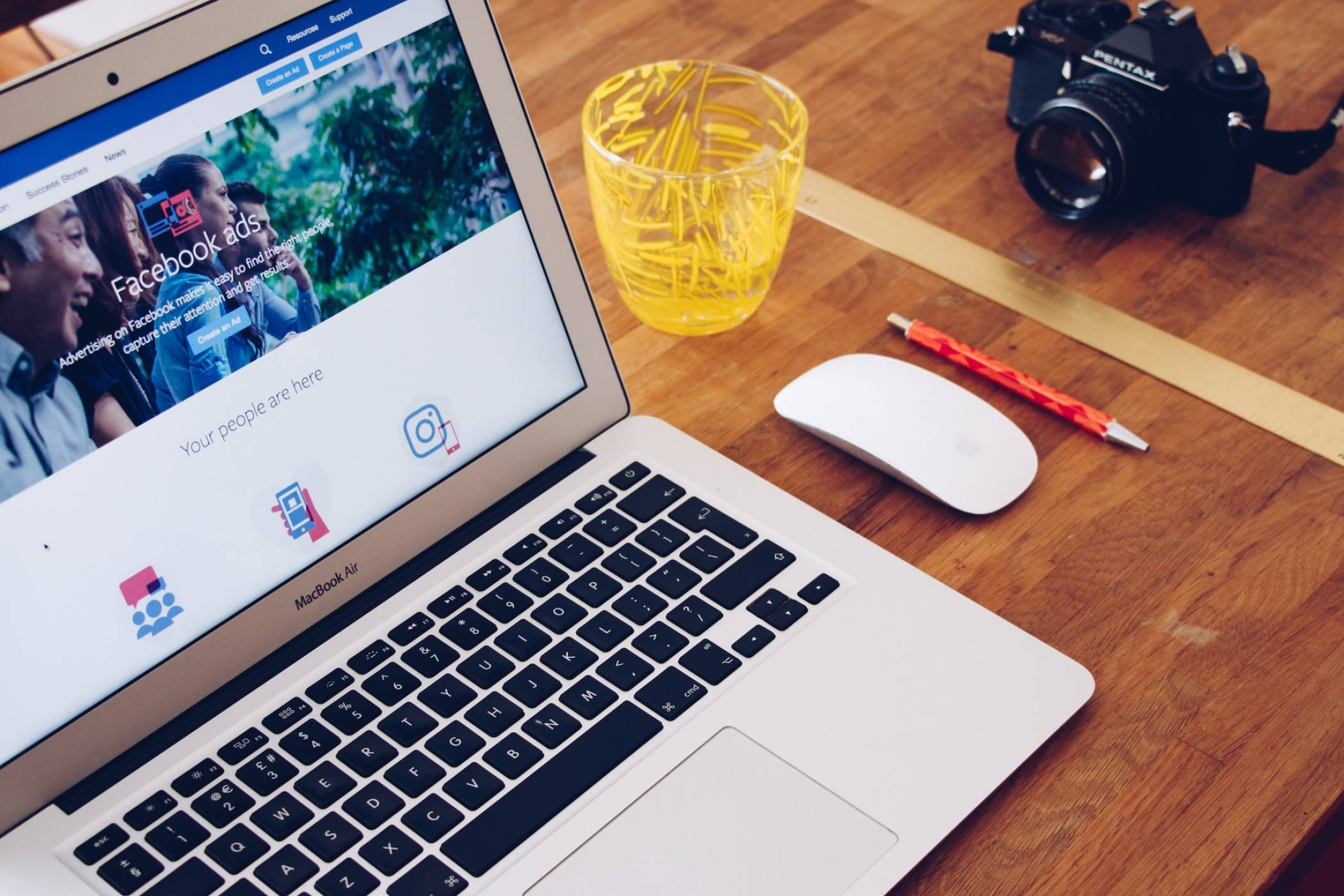 Facebook ще позволи на потребителите в ЕС да изтеглят приложения директно от реклами