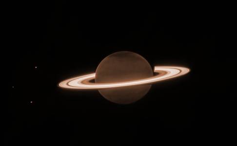 Вижте Сатурн в цялата му прелест