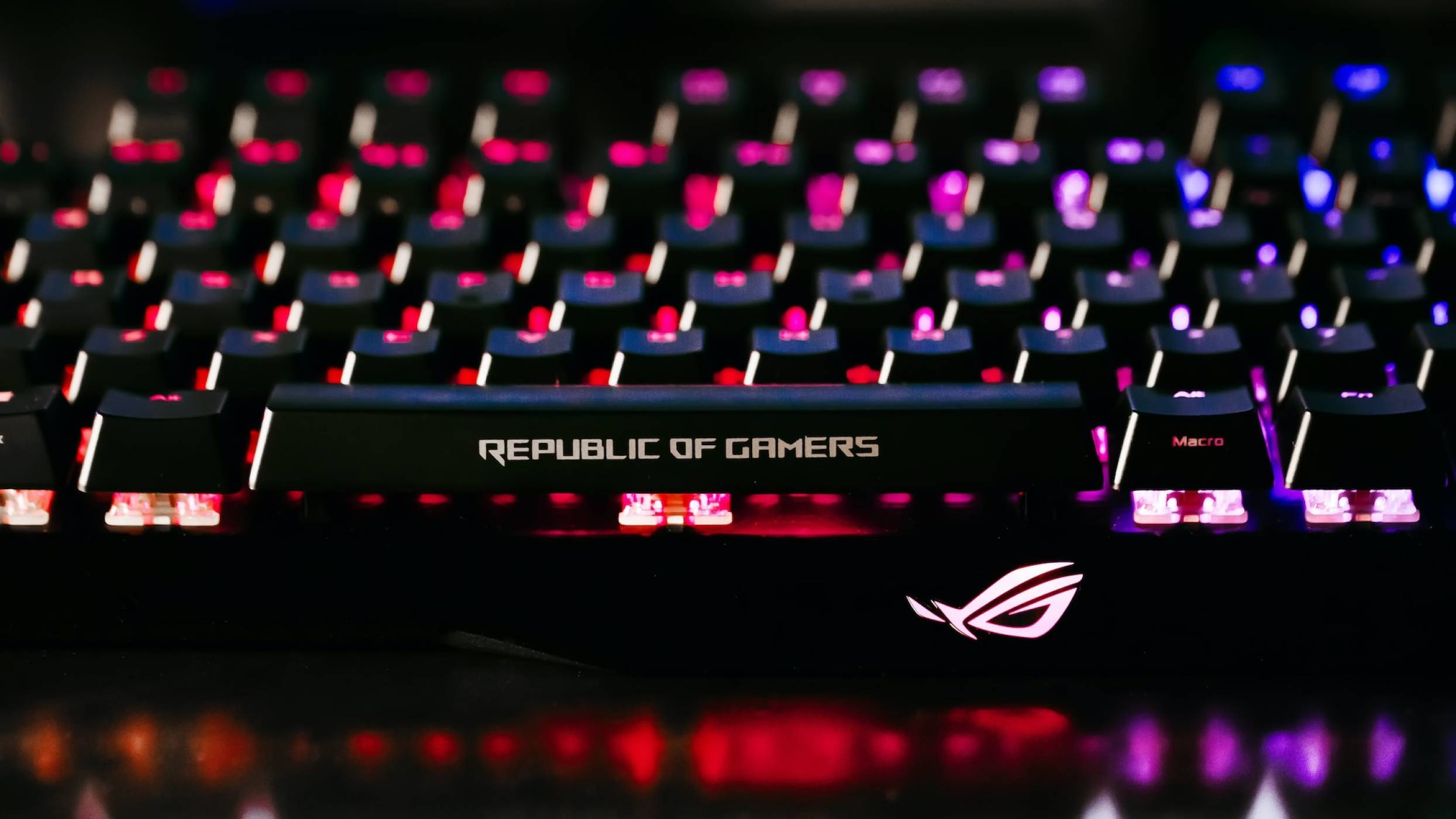 Емблематичната карта ASUS ROG GeForce RTX 4090 Evangelion удари 2480 долара