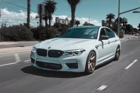 BMW обръща посоката: някои от функциите стават безплатни