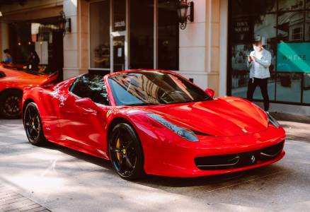 Вече можете да си купите Ferrari с криптовалута в САЩ, ако това ви допада