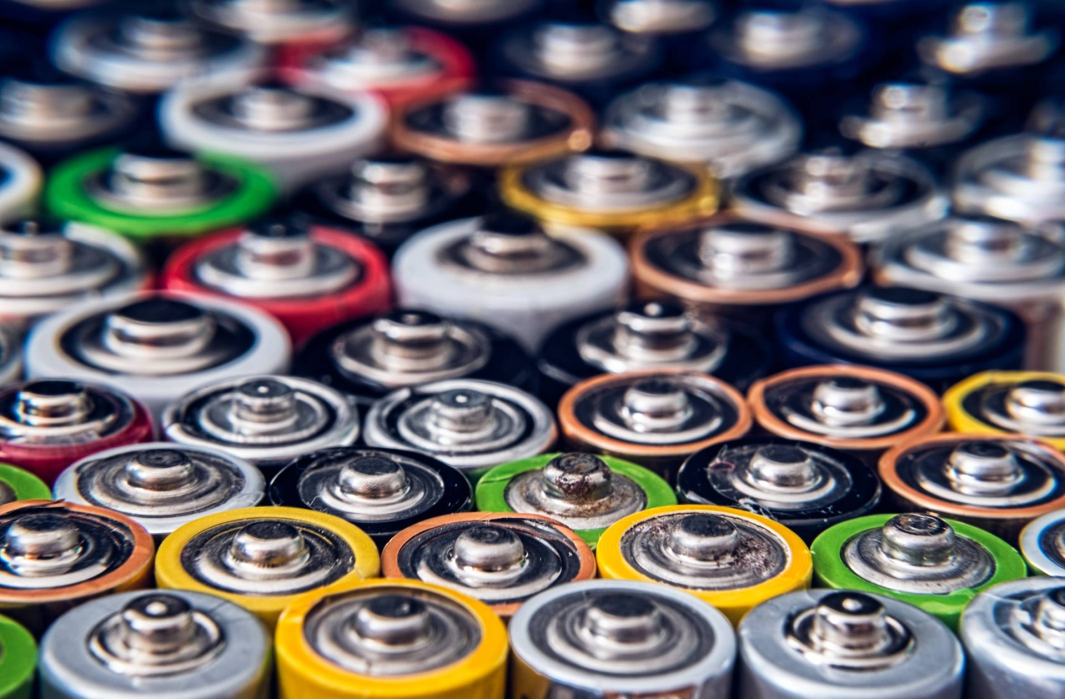 Иновативна литиево-сярна батерия обещава 5 пъти по-голям капацитет