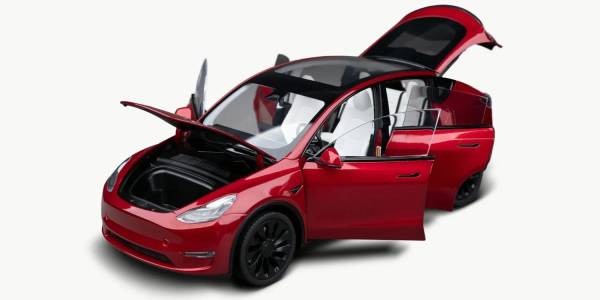 Най-евтиният Tesla  Model Y е... този макет за 195 долара