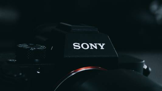 Sony се бори срещу фалшивите снимки с цифров акт за раждане