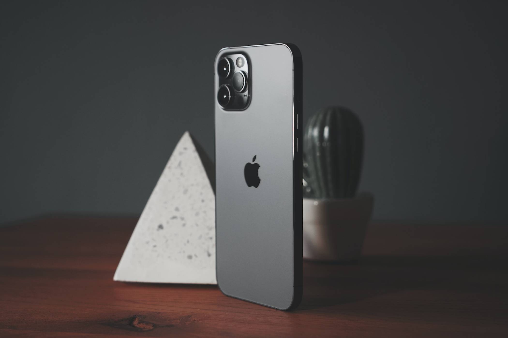 Apple готви поредица от ИИ инструменти за дебют на WWDC през юни