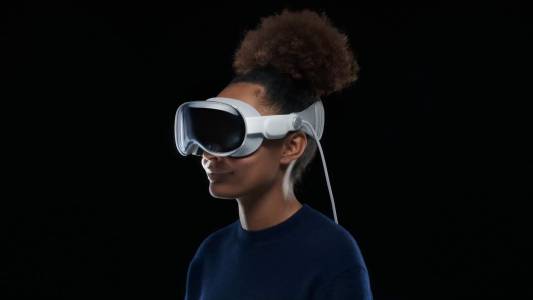 Над 150 3D филма и пространствени игри идват в Apple Vision Pro