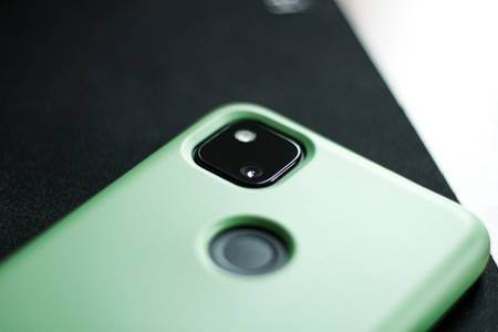 Pixel телефоните ще получат SOS функция, която Apple въведе през 2022 г.