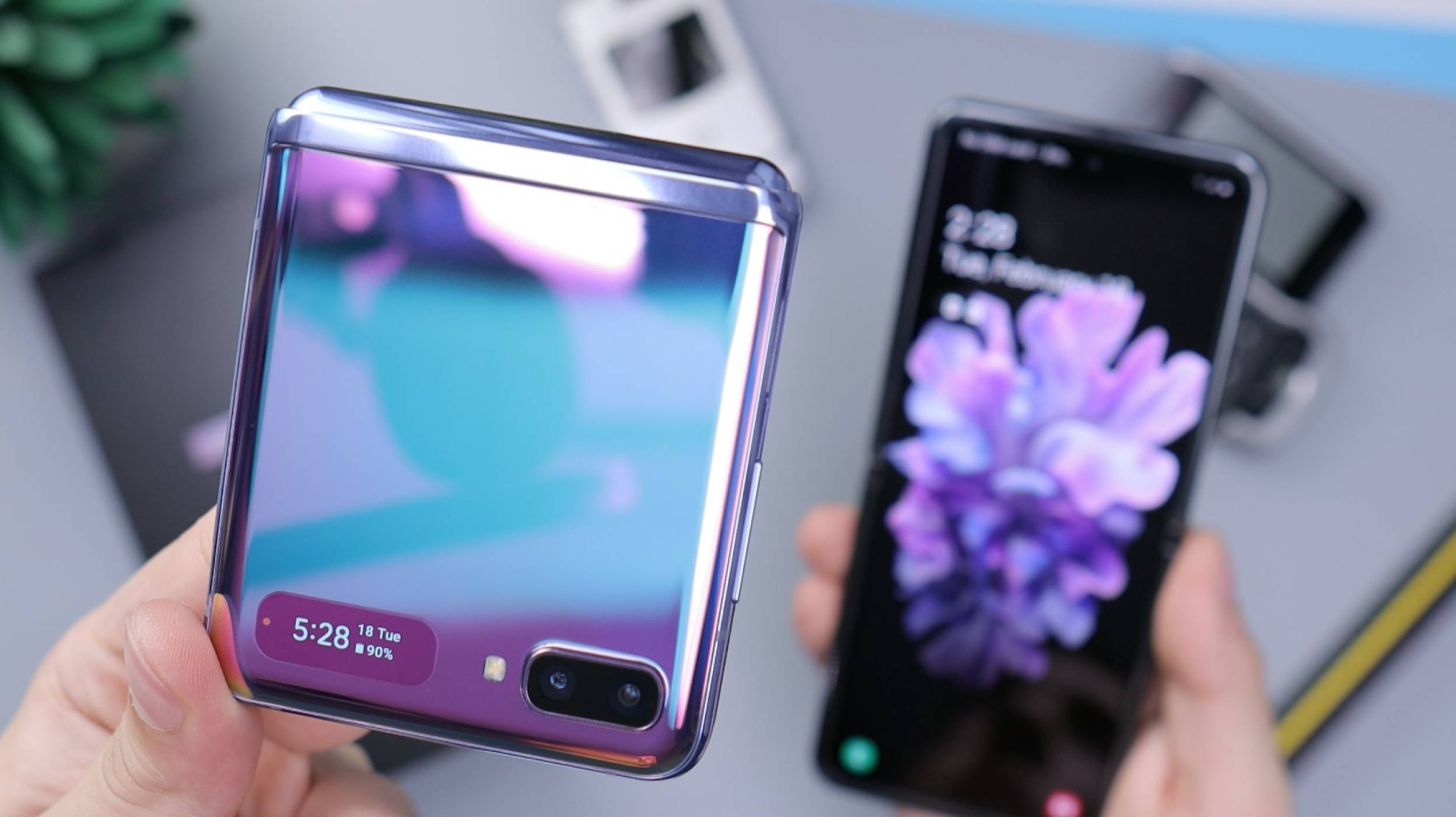 Galaxy Z Flip 6 ще впечатлява с още по-голям външен екран и до 12 GB RAM