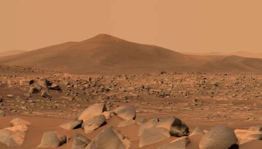 Откриха хиляди странни бели скали на Марс