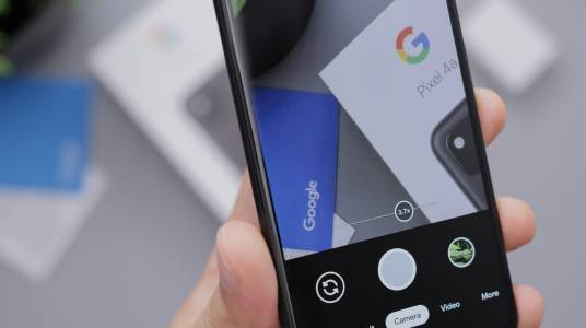 Pixel 8a е единственият по-евтин телефон с локален ИИ от Google 