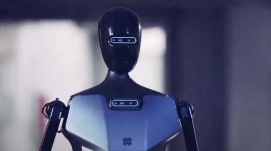 Китай представи първия си електрически движещ се хуманоиден робот
