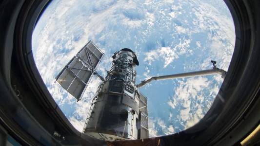 Милиардер се надява да модернизира телескопа "Хъбъл" с мисия на SpaceX, но ще успее ли?
