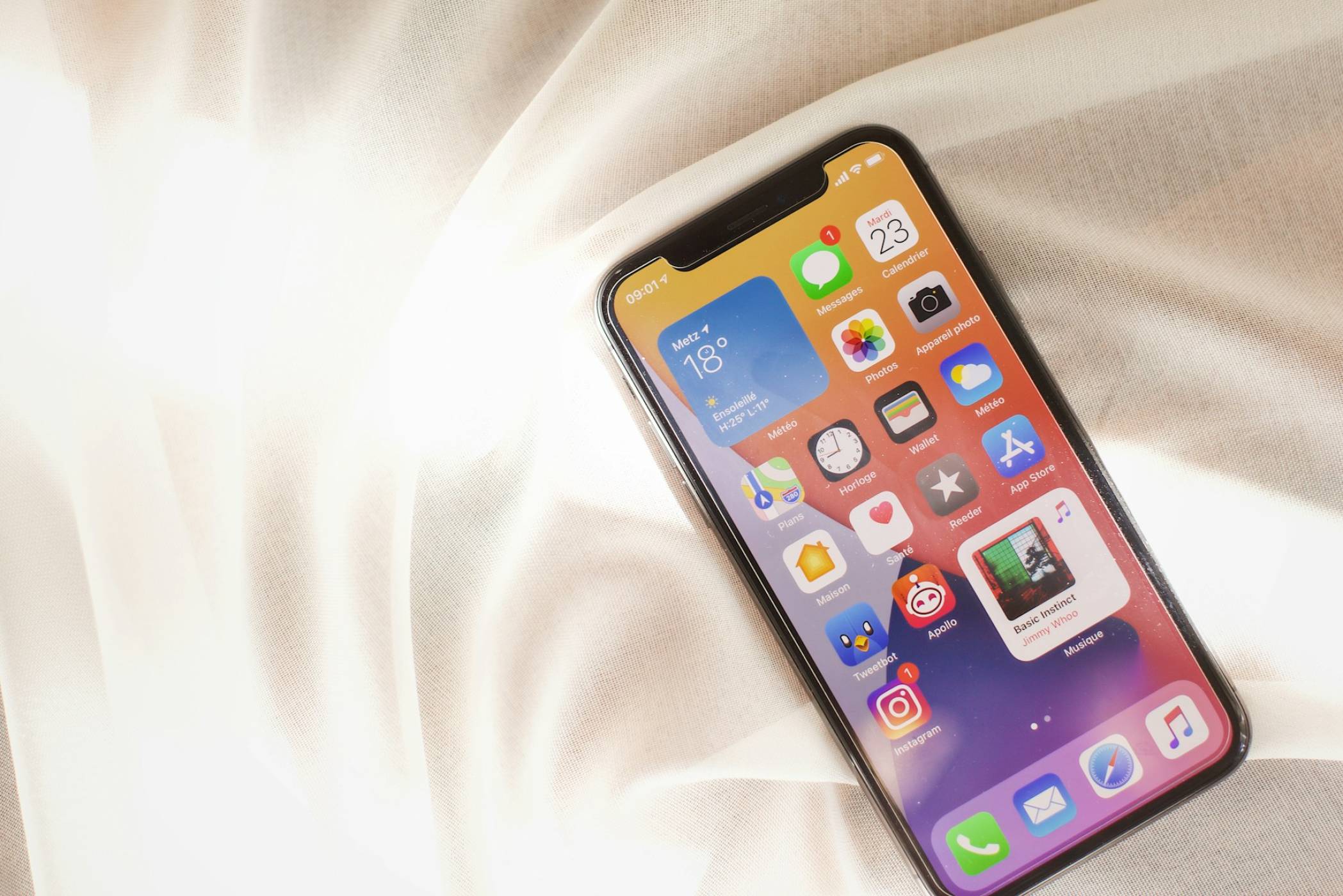 ИИ функциите в iPhone 16 може да доведат до удължен цикъл на продажбите през 2025 г.