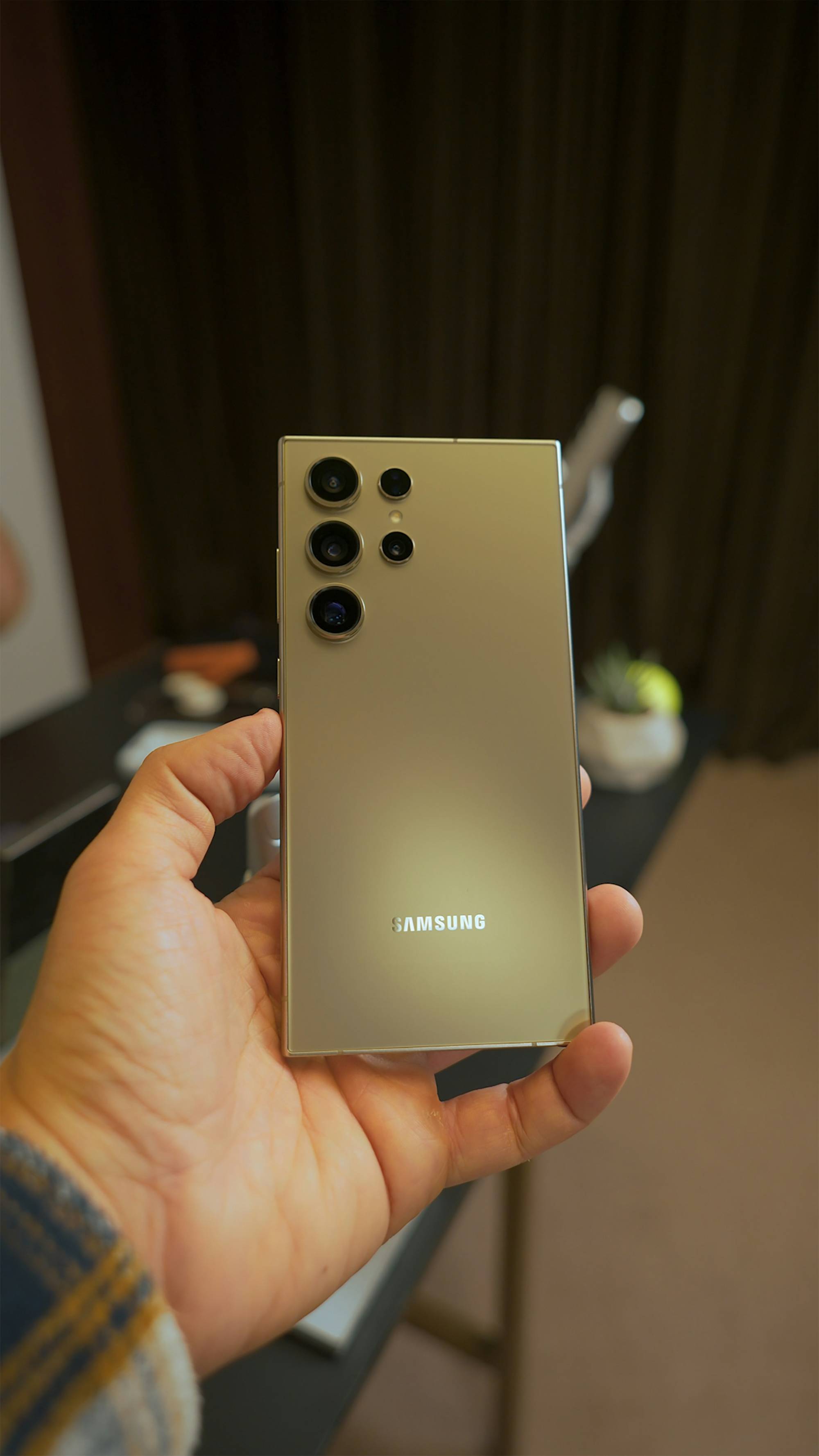 Galaxy S24 е най-популярният смартфон за ИИ от началото на 2024 г.