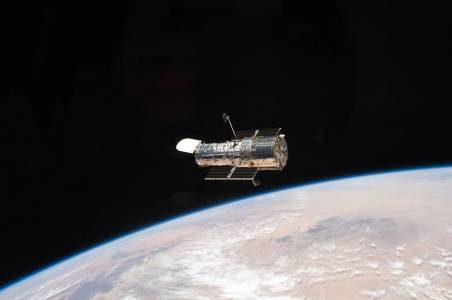 НАСА ще промени начина, по който насочва телескопа "Хъбъл"