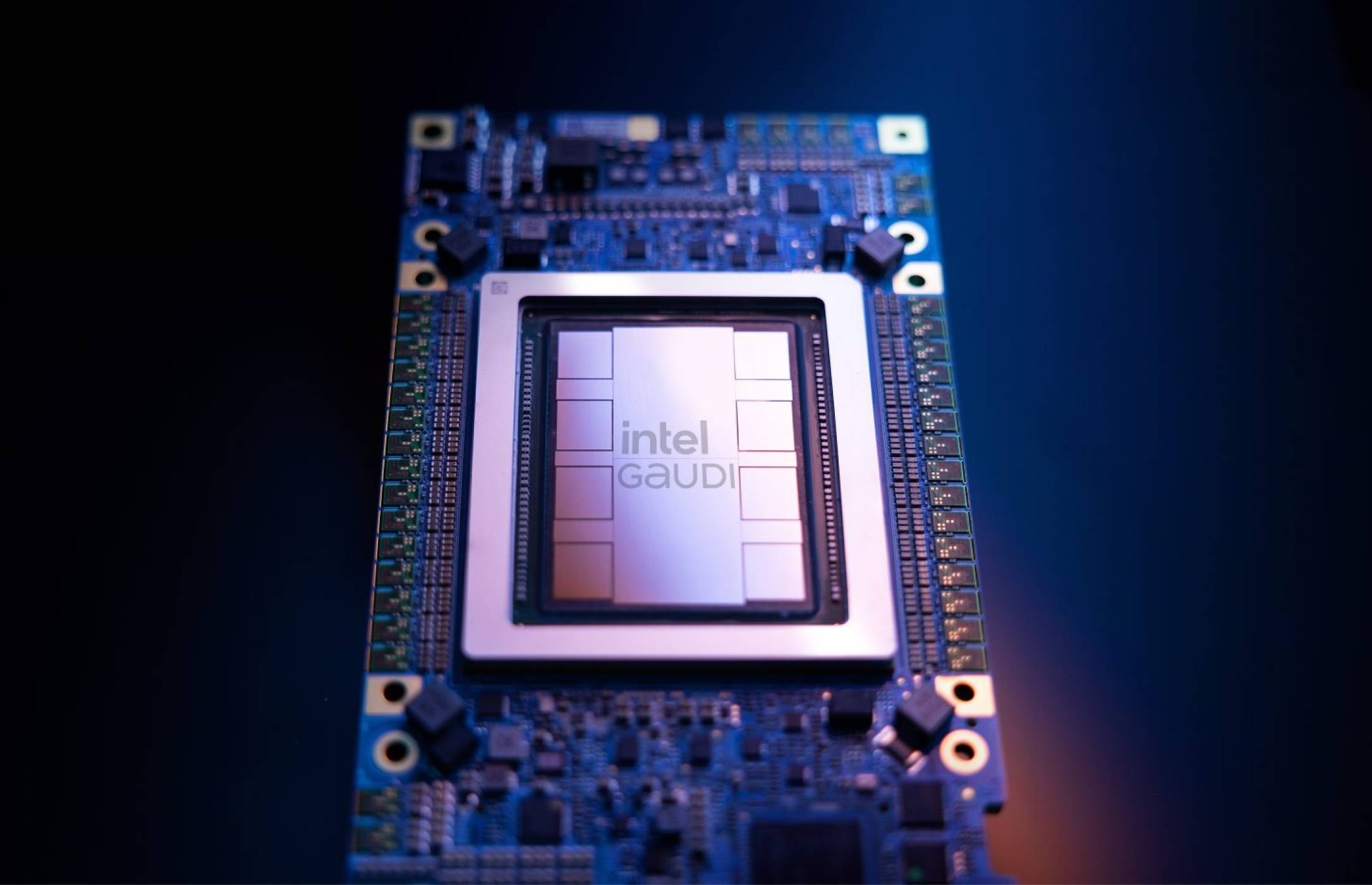 ИИ ускорителите Intel Gaudi 3 ще струват 15 000 долара, което е наполовина на цената на NVIDIA Blackwell