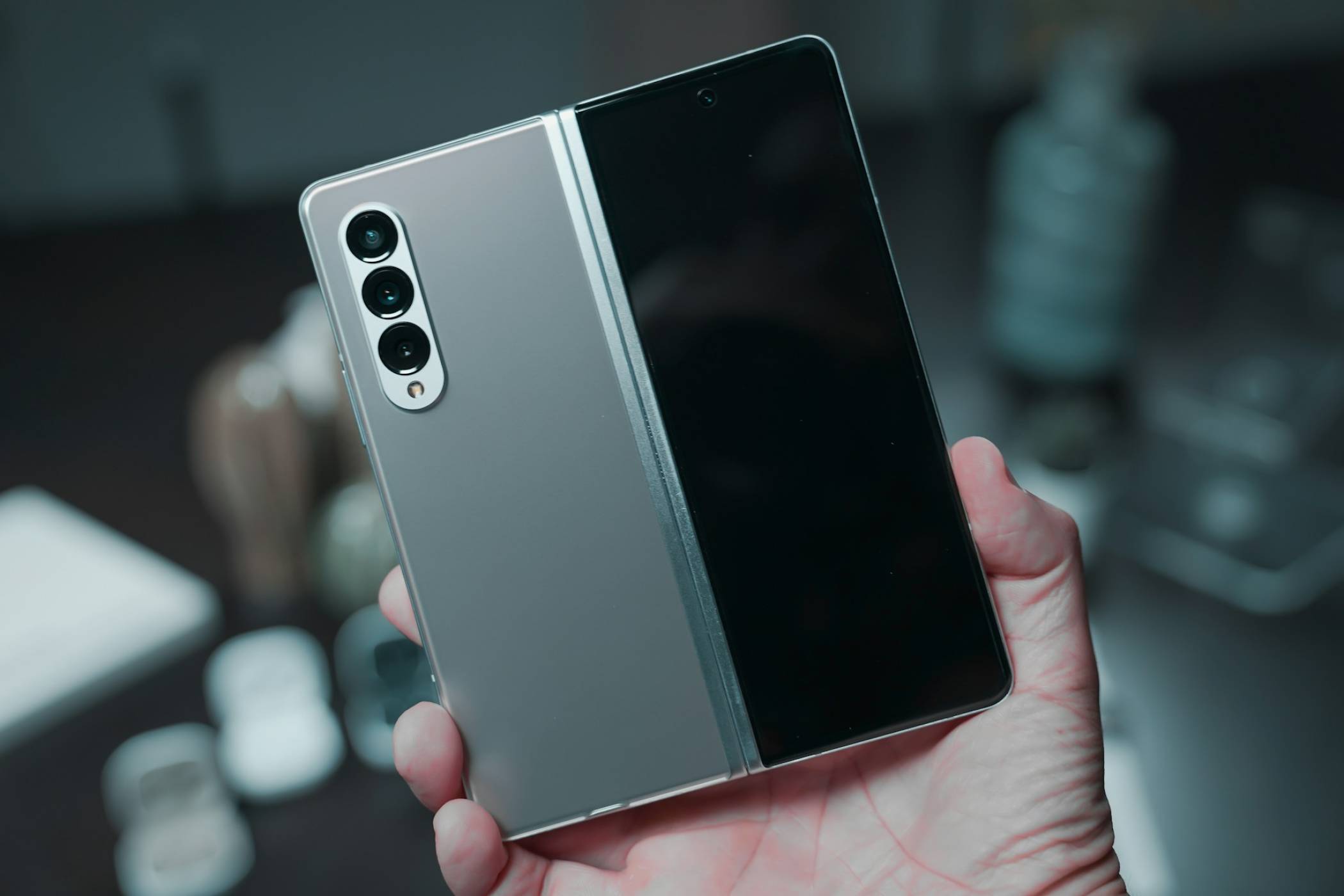 Galaxy Z Fold 6 може да изпревари Apple Intelligence по тази функция