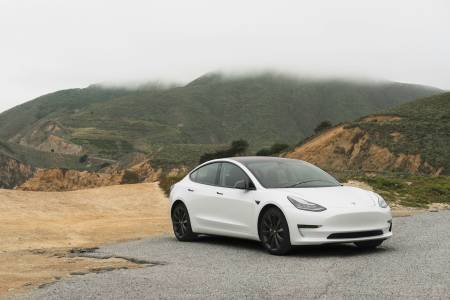 Одобриха колите на Tesla за превозни средства на властта в Китай
