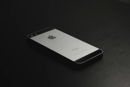 iPhone SE 4 ще е на пазара в началото на следващата година с OLED дисплей, 48MP камера и др.