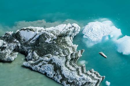 Подводен апарат откри тайнствени структури под ледените води на Южния полюс и после изчезна