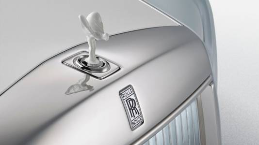 Rolls-Royce отново надмина себе си с Phantom Scintilla: шедьовър на лукса и изкуството