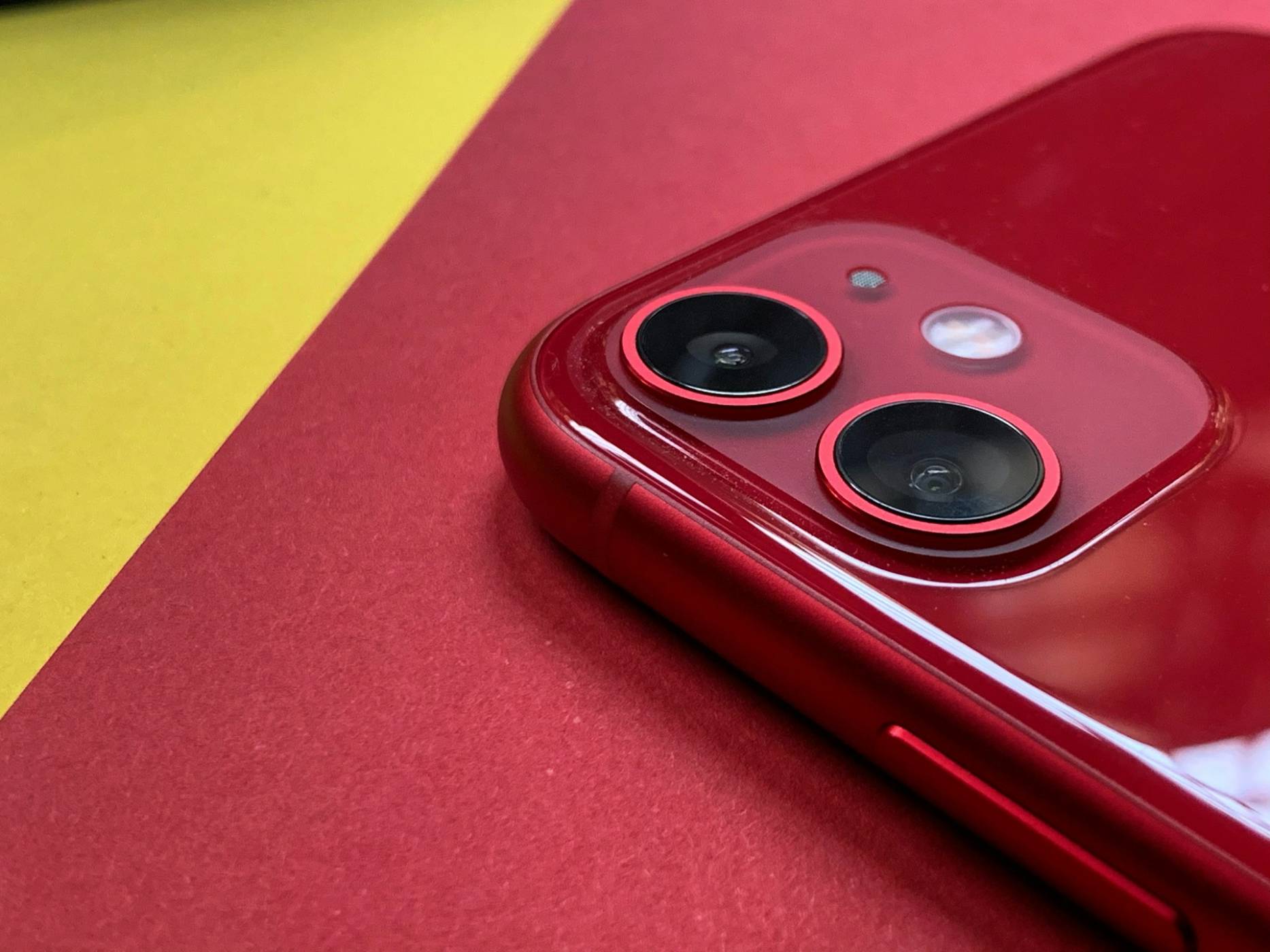 Мъск може да пусне Tesla Phone, ако Apple и Google направят това
