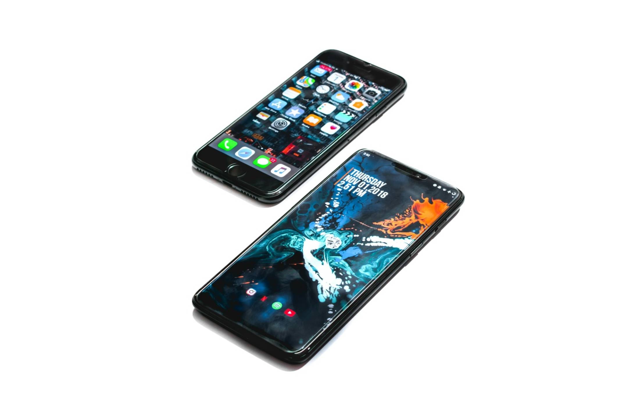 Очакваният суперцикъл на ъпгрейд заради ИИ не се случва нито при iPhone, нито при Android