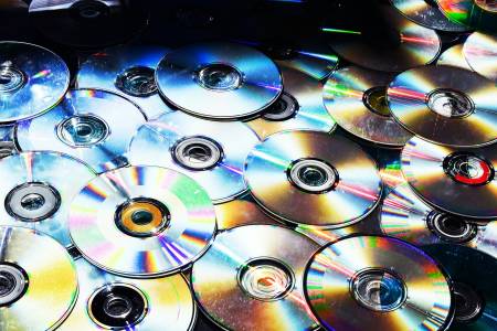 Verbatim и IO Data ще продължат да произвеждат CD, DVD и Blu-ray носители за вашите снимки и клипове