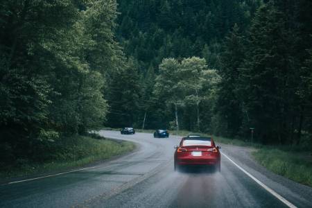 Този LED дисплей може да превърне предницата на вашата Tesla във Ferrari, Rolls-Royce или... лицето на Мъск