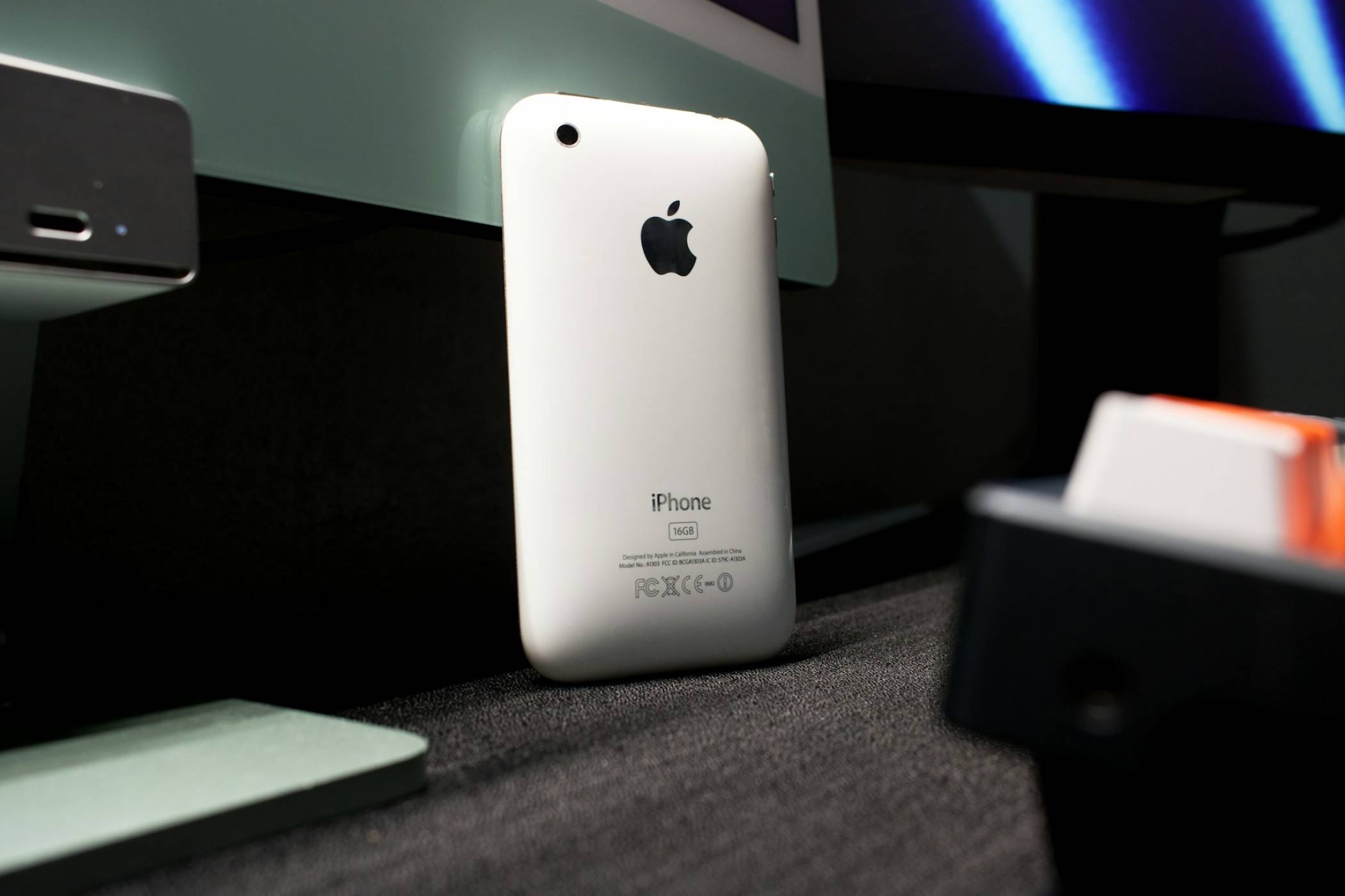 ChatGPT върви на този iPhone 3GS от 2009 г., който дори предшества съвременния изкуствен интелект