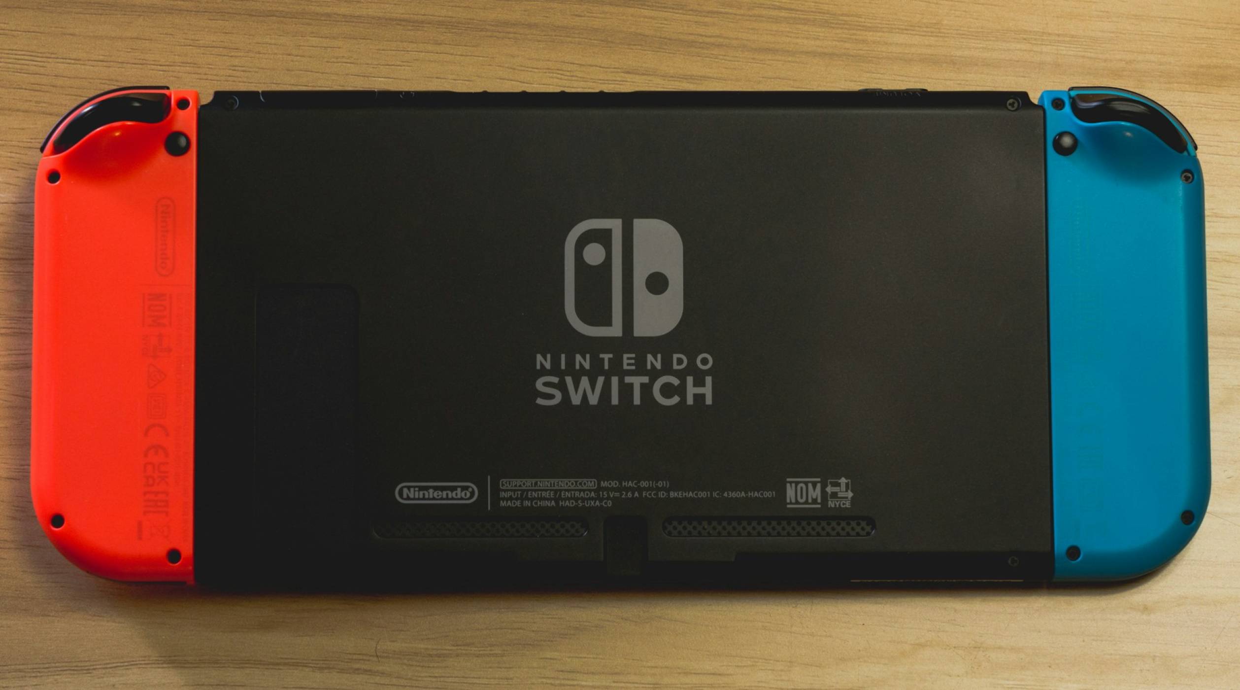 eBay вече е наводнен с оферти за предварителни поръчки на Switch 2 на астрономически цени