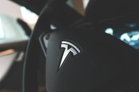 Не разрешиха на Tesla да запази думата роботакси като търговска марка