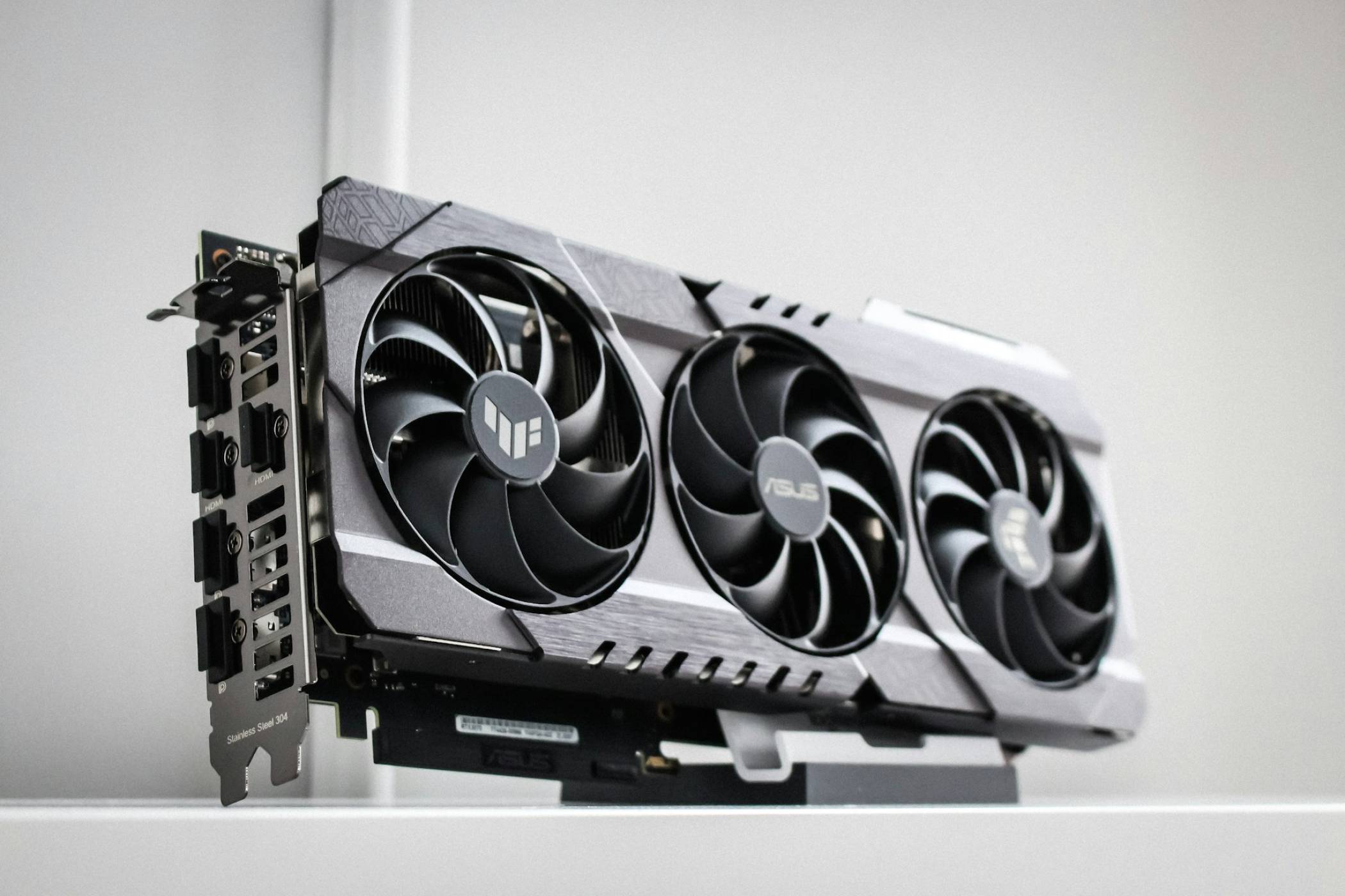 Тайното оръжие на AMD срещу доминацията на Nvidia на гейминг пазара: по-евтина видеокарта
