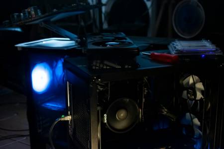 AMD защити решението си за 8GB памет при видокартите: Повече от достатъчно за 1080р