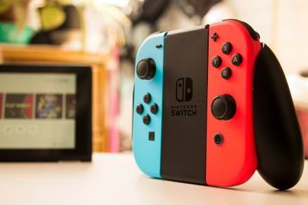 Този щастлив фен вече има своя Nintendo Switch 2 и сподели непосредствени впечатления от конзолата