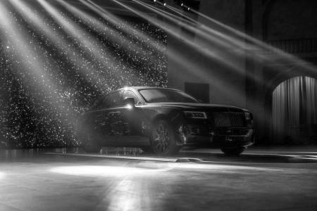 В Китай 100 000 долара ви купуват кола с лукса на Maybach, визията на Rolls Royce и технологията на Huawei