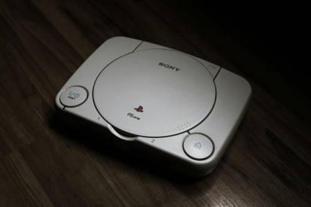 Първото ново дъно за оригиналния PlayStation може да спаси хиляди умиращи конзоли от легендарната марка