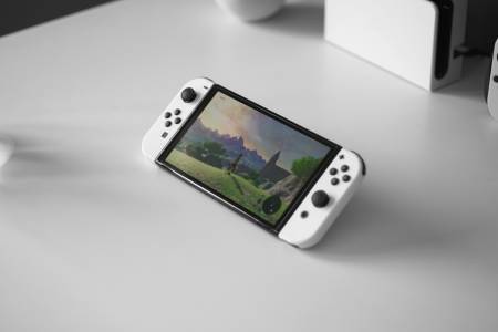 След като някой инсталира iOS на Nintendo Switch, конзолата се превърна в най-бавния iPhone на света