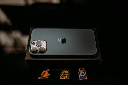 Ето как може да изглежда iPhone за всяка година до 2030 г.